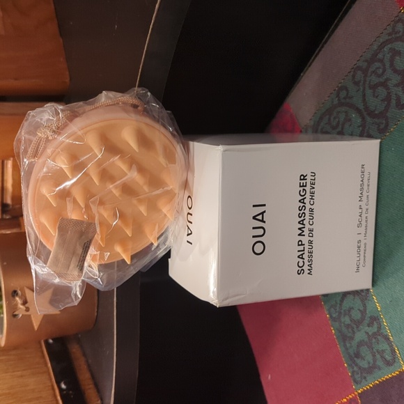 OUAI Scalp massager Scrubber Peach Nude color NEW NIB Hair - Picture 2 of 8